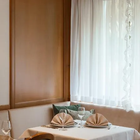 Isabella Otel Merano